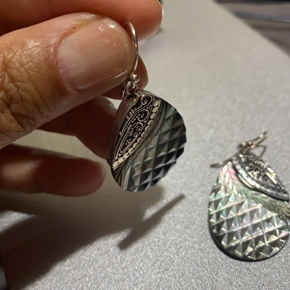SAMUEL B. Silver Abalone 💧 Shaped Dangle Earrings